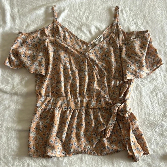 GUC Sienna Sky Floral Cold-Shoulder Blouse Top in M 🌸 - Picture 1 of 12
